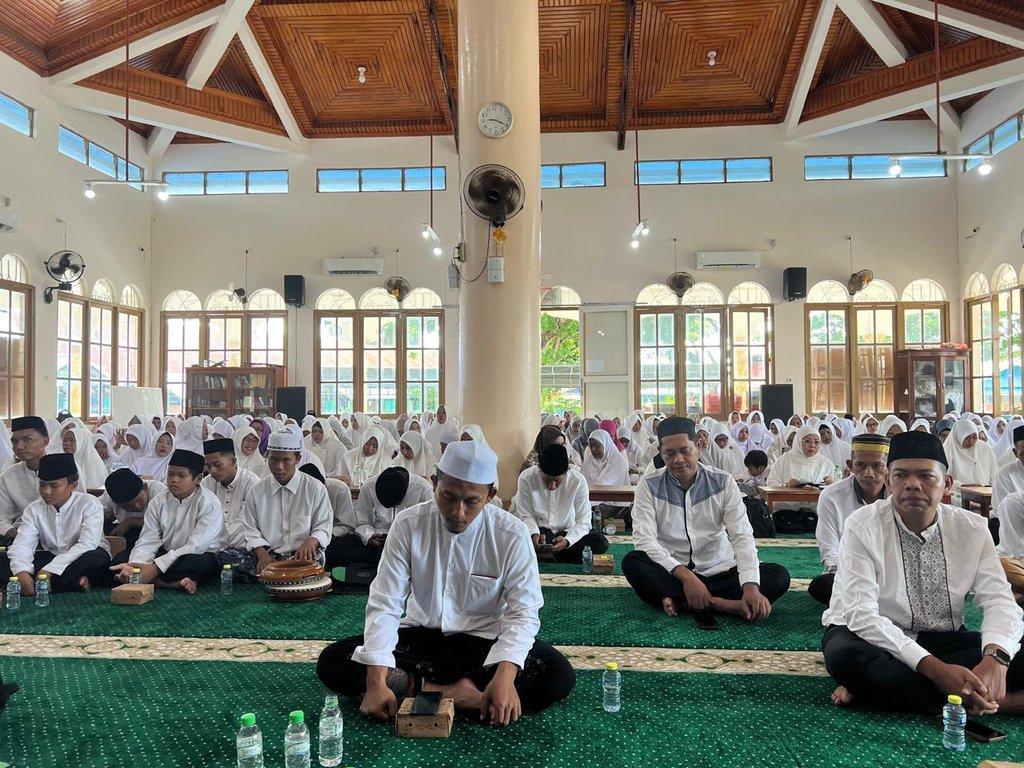 Jama'ah Al Khidmah: Lentera dan Oase di Merauke - Cover Image